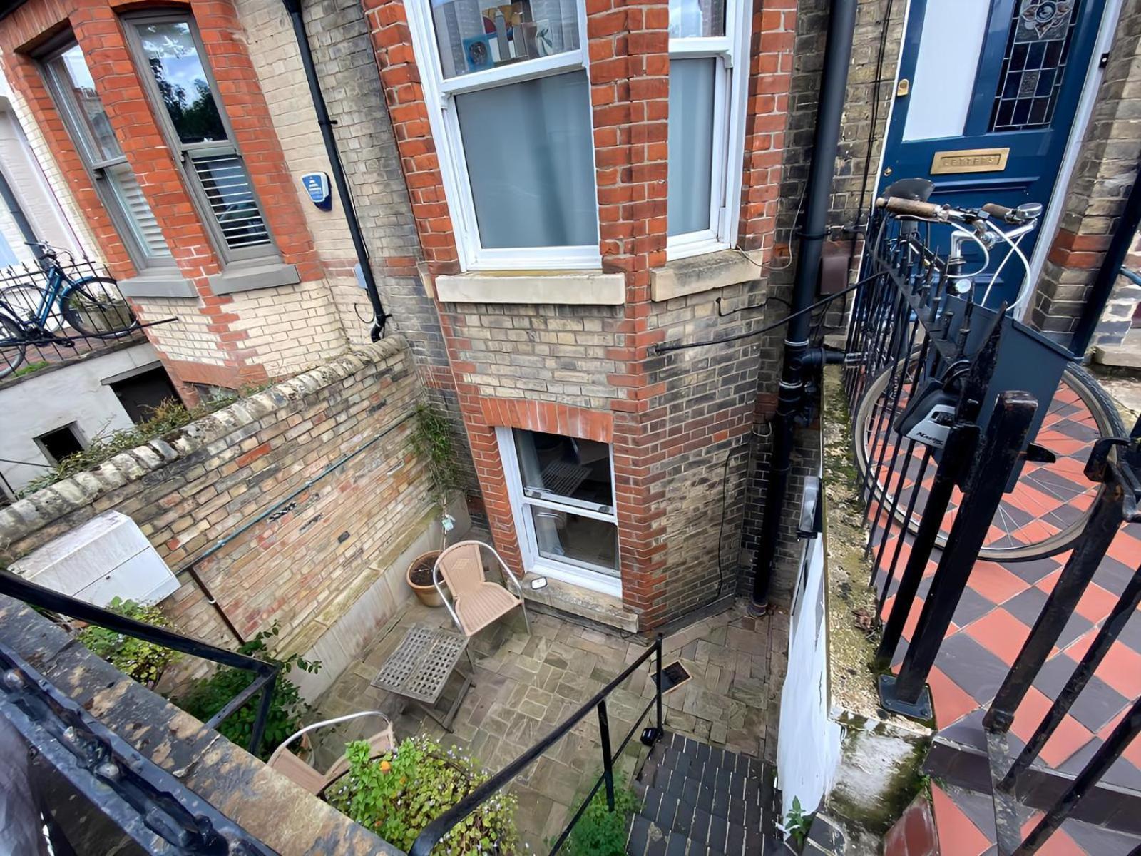 Stunning 1Br - Super Central- Peaceful Area - Lower Ground Apartment Cambridge  Exterior foto